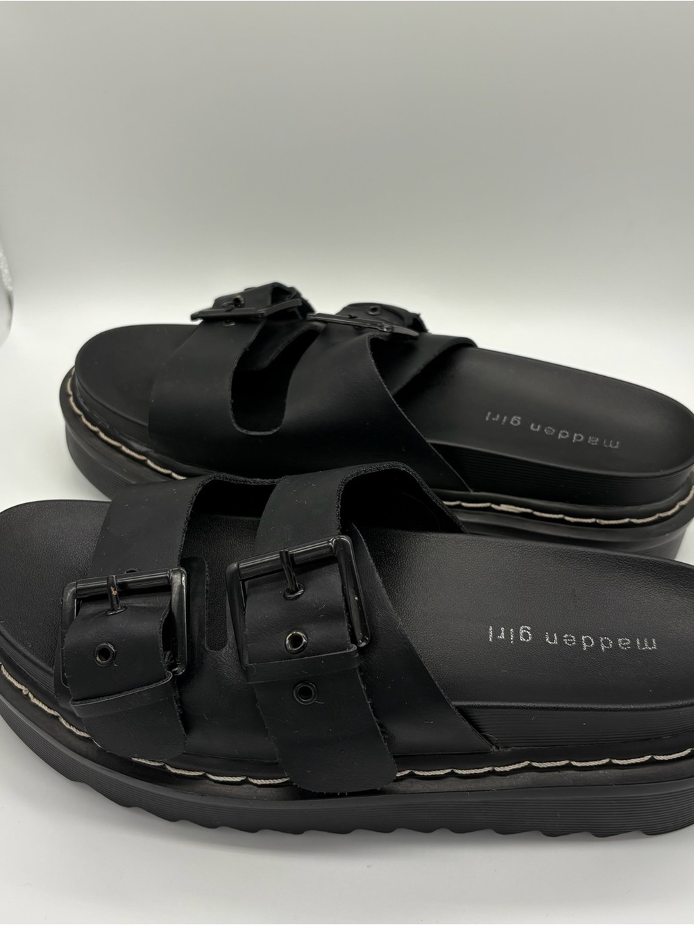 Madden Girl Black Double-Strap Buckle Dizzy Platform Slides Size 9 - Picture 2 of 6